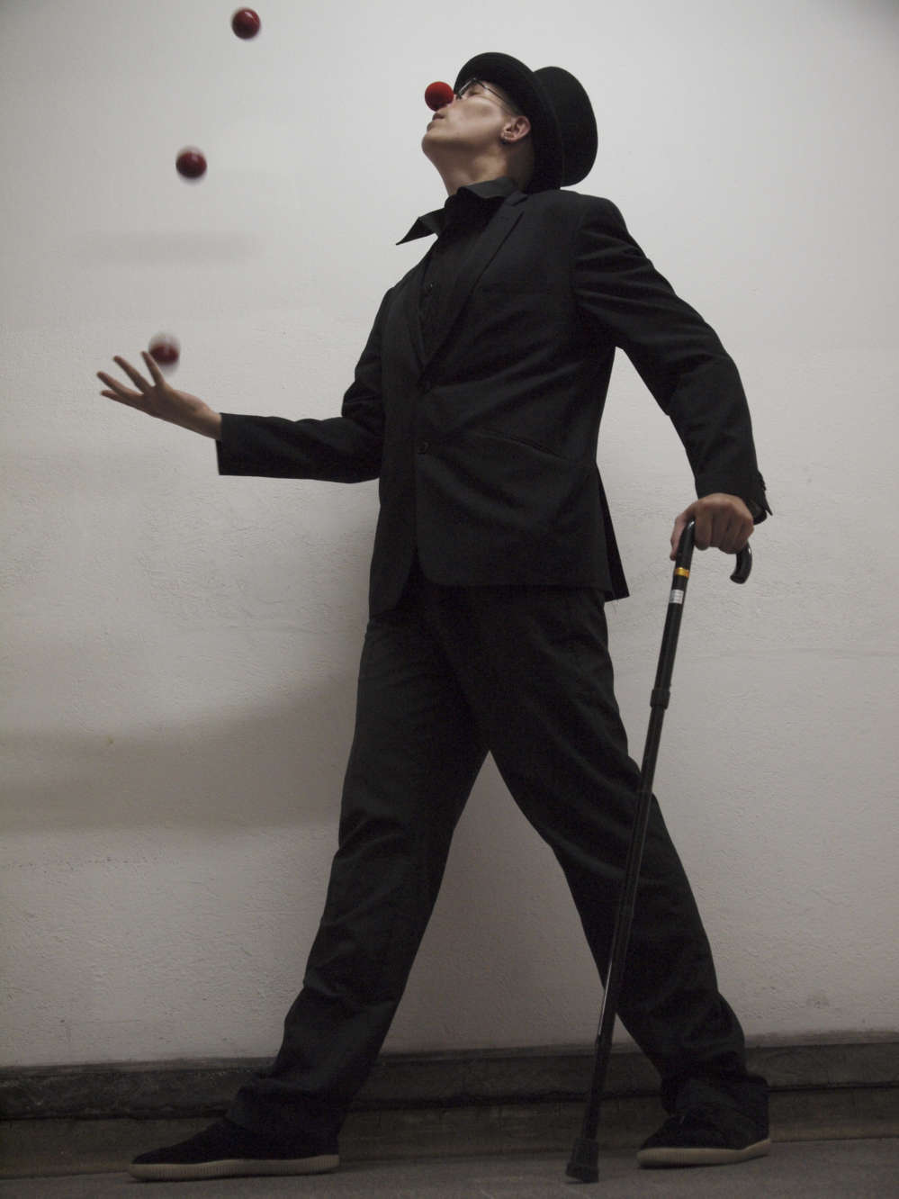 jongleur, clown, spectacle de jonglage, jonglerie, spectacle humoristique,
