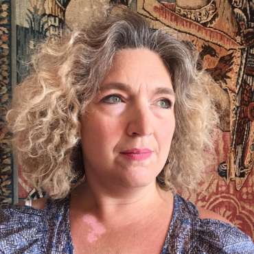 Isabelle pozzi conteuse, conte pour enfants, conte de noel, conte à Nice, contes sur la nature, conte sur le feu